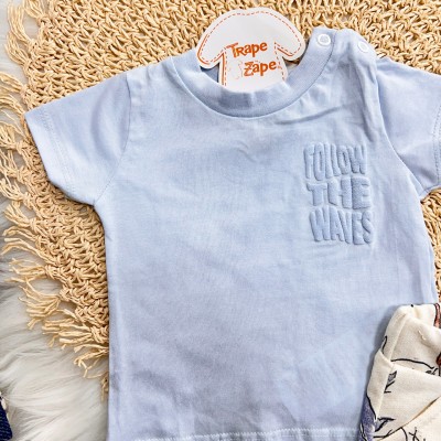 Conj. Camiseta Follow The Waves e Bermuda em Linho Coqueiros Coloridos - Azul Claro